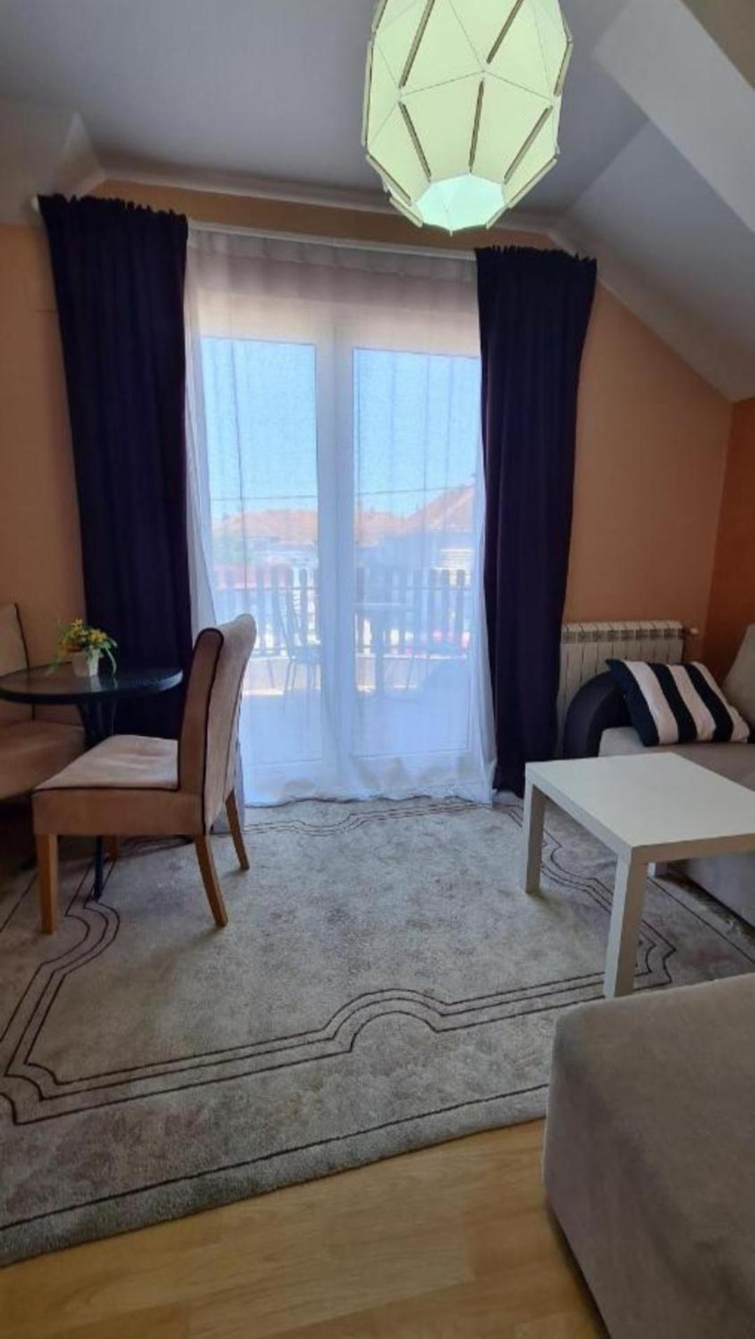 Lux Apartments With Pool Dex Zemun Polje Exterior foto