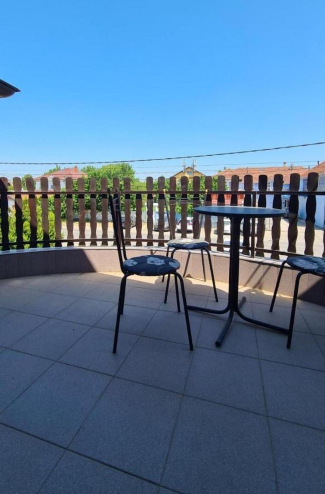 Lux Apartments With Pool Dex Zemun Polje Exterior foto